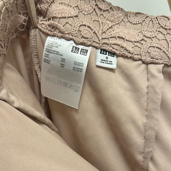 [WOMEN] UNIQLO Lace Pencil Skirt - Picture 2 of 3